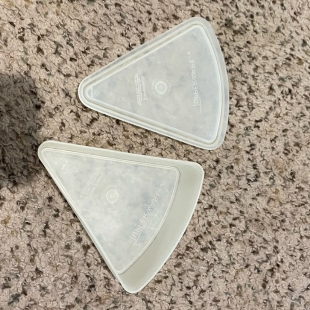 Tupperware Triangle Container - Picture 3 of 3